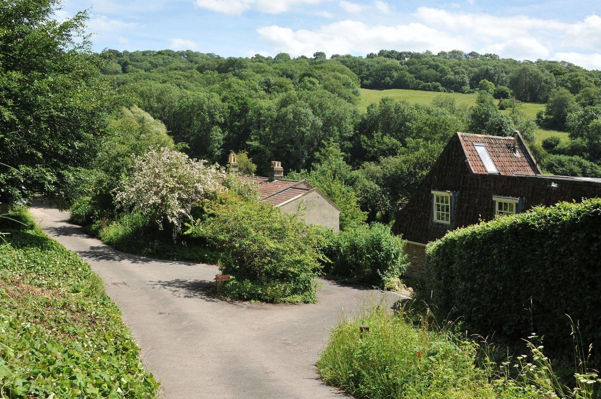 Tucking Mill View- Self Catering Apartment Bath Luaran gambar