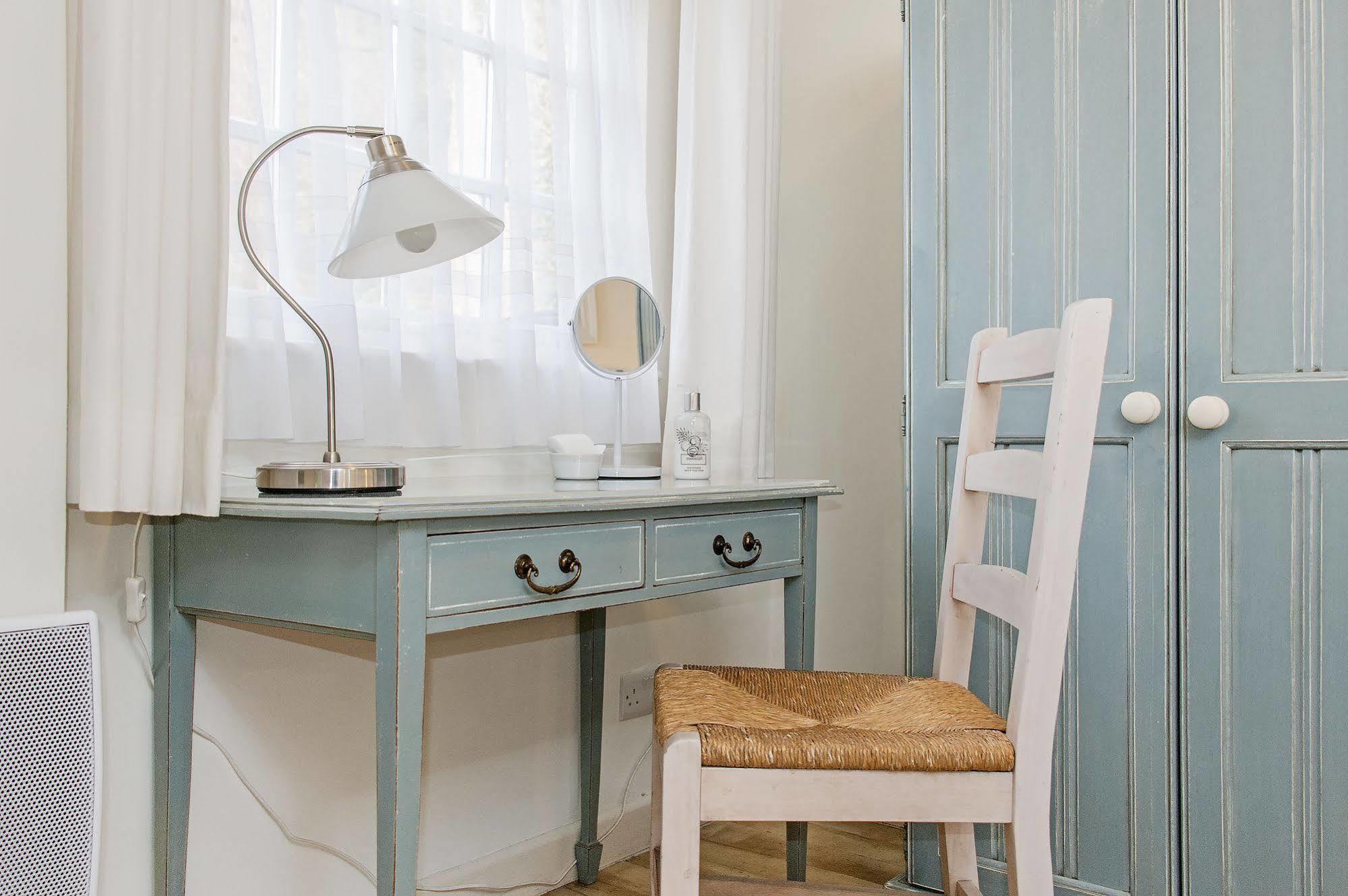 Tucking Mill View- Self Catering Apartment Bath Luaran gambar