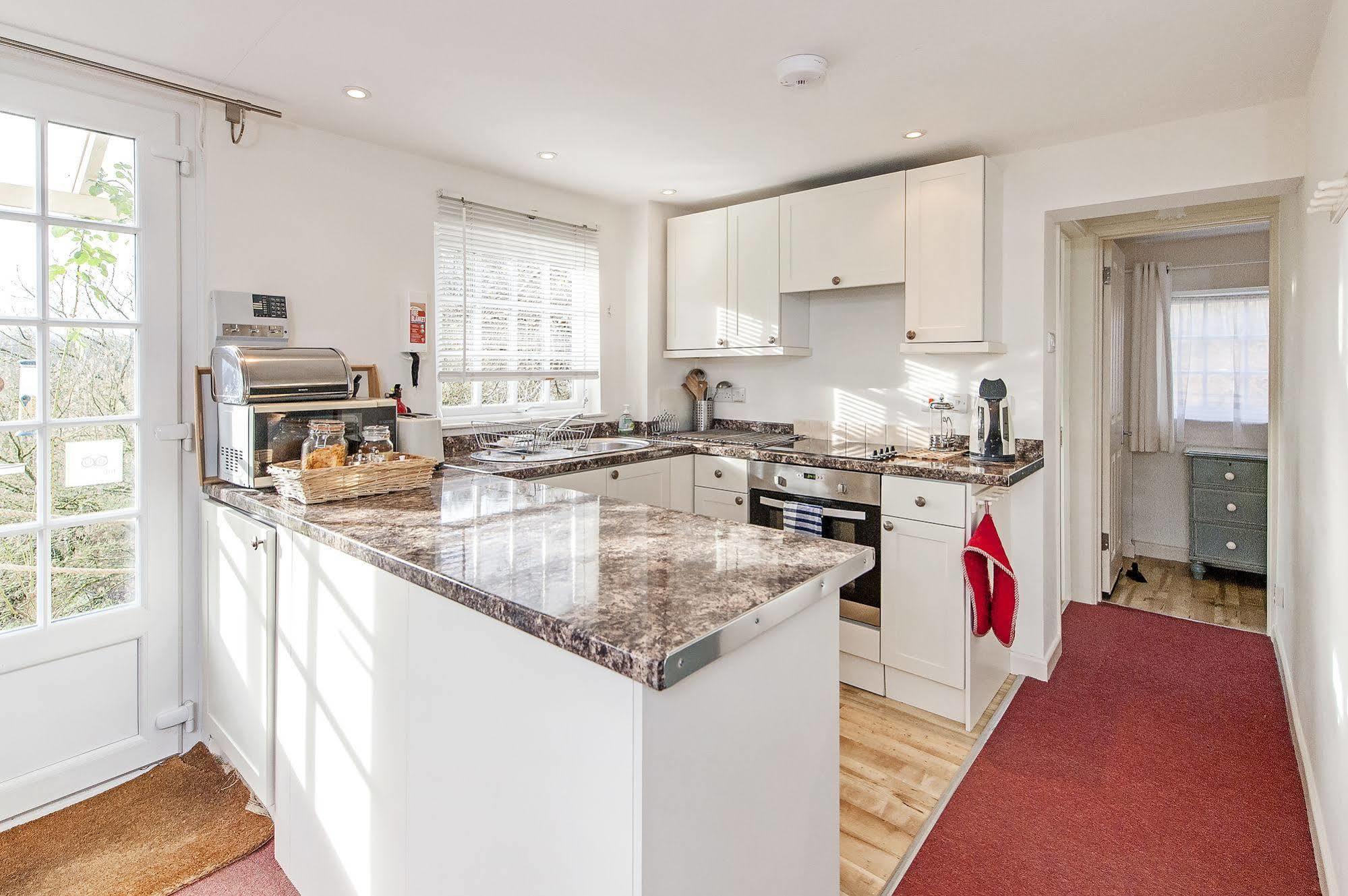 Tucking Mill View- Self Catering Apartment Bath Luaran gambar
