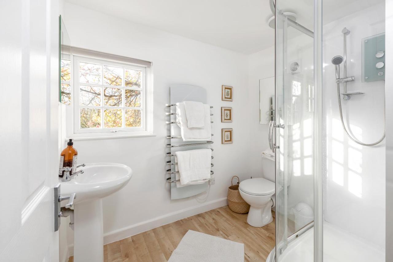 Tucking Mill View- Self Catering Apartment Bath Luaran gambar